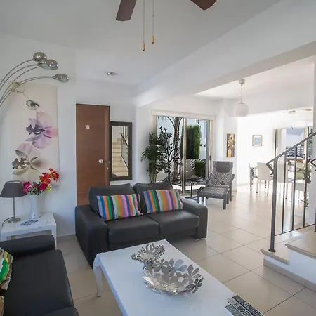 Palm 17 Villa Protaras